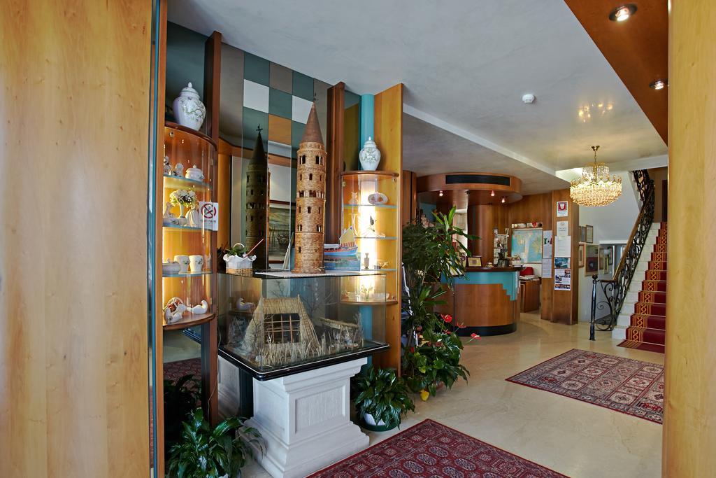 Hotel Sara Caorle Ngoại thất bức ảnh