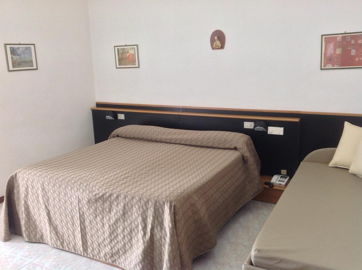 Hotel Sara Caorle Ngoại thất bức ảnh